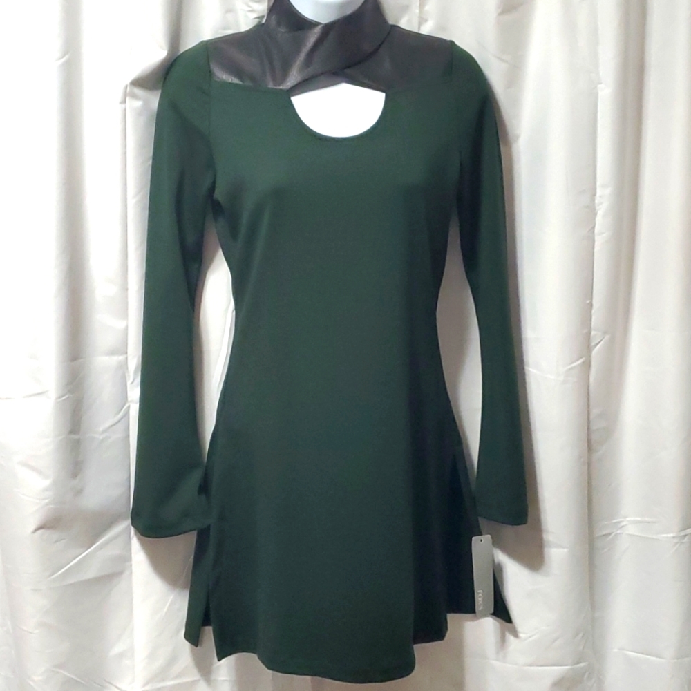 Amelia's black and green long shirt size 2